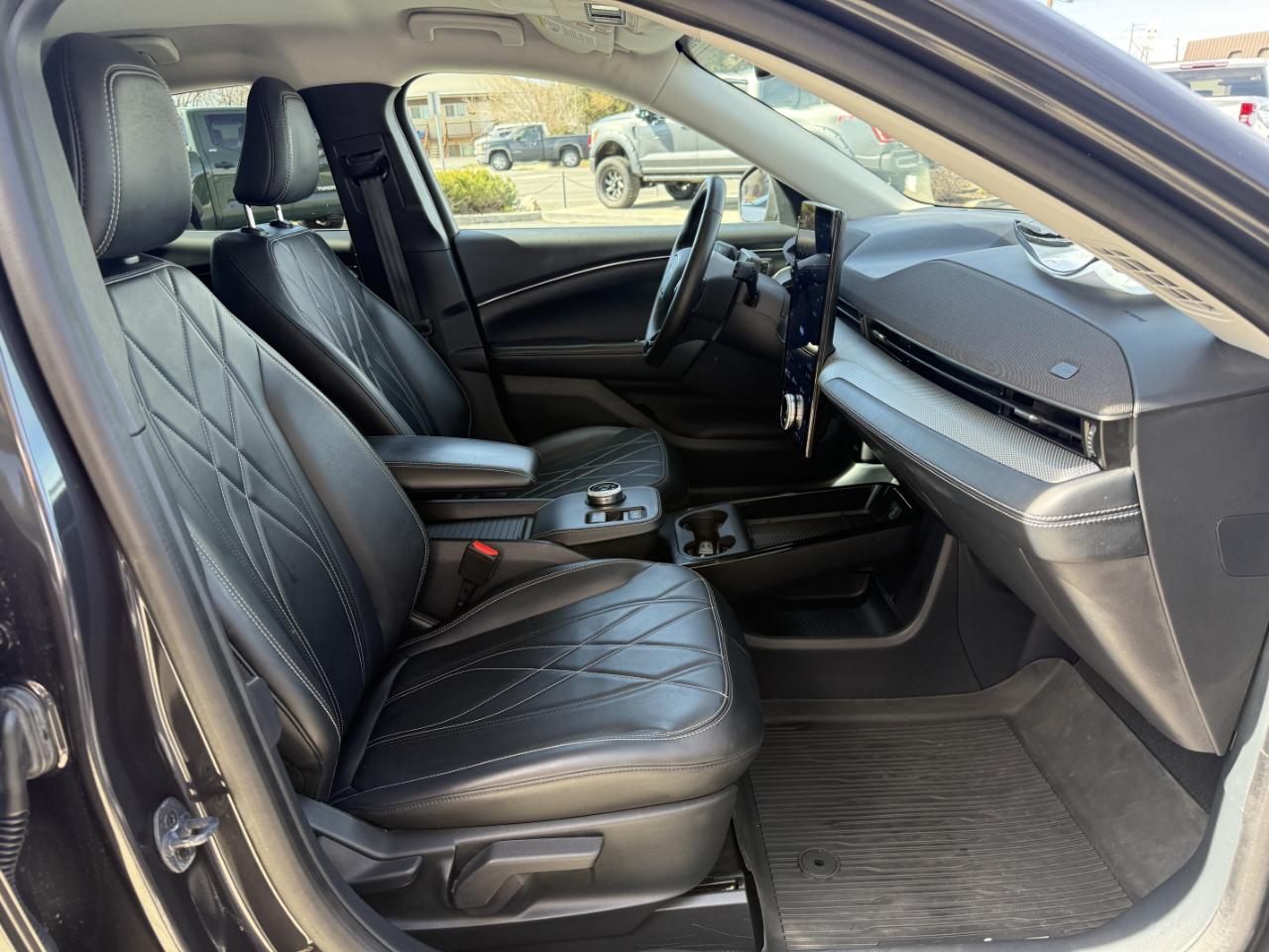 Ford Mustang Mach-E Select AWD 2022