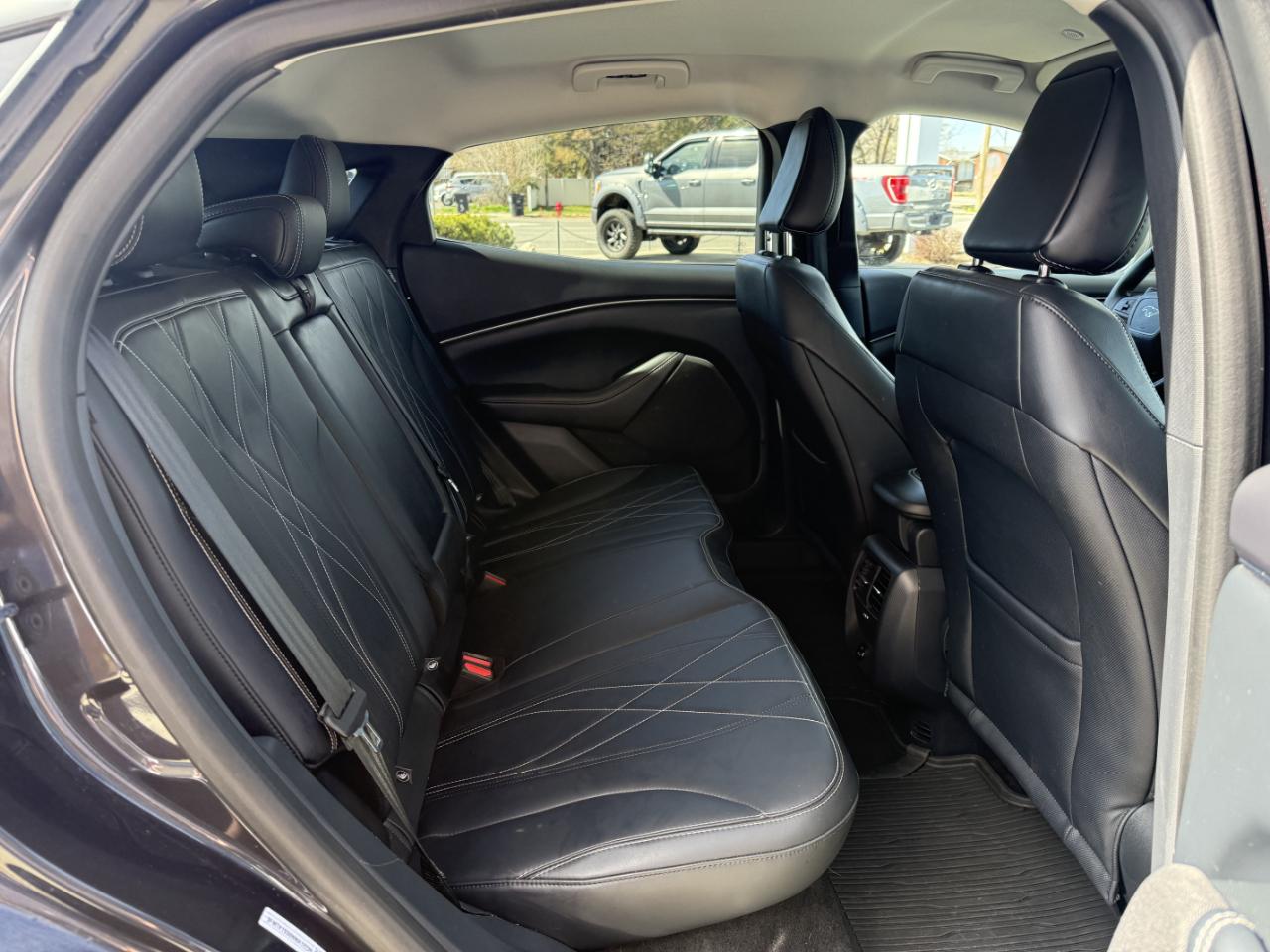 Ford Mustang Mach-E Select AWD 2022