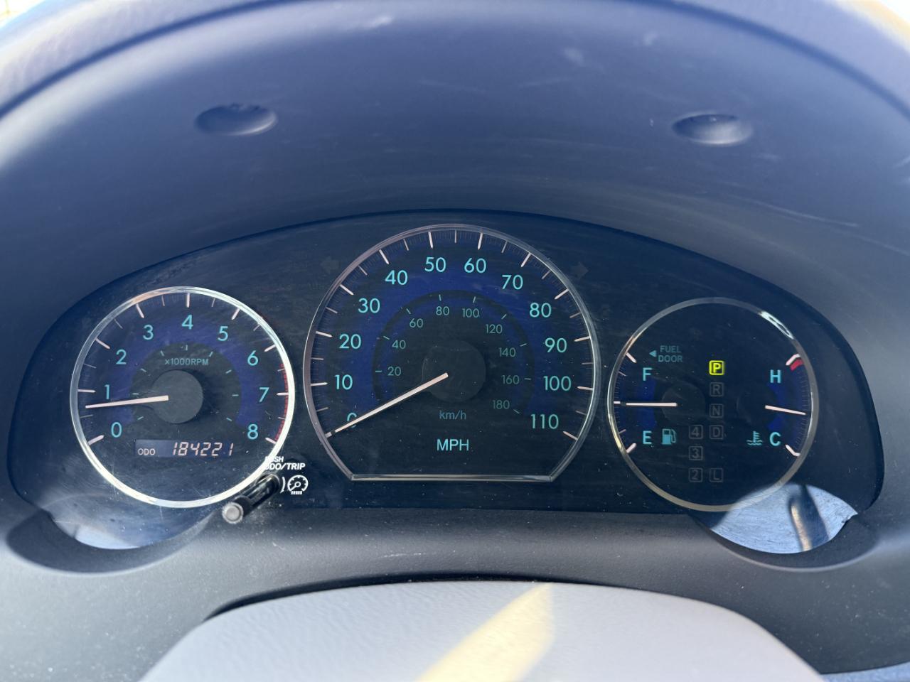 Toyota Sienna 5dr 8-Passenger Van LE FWD (Natl) 2007