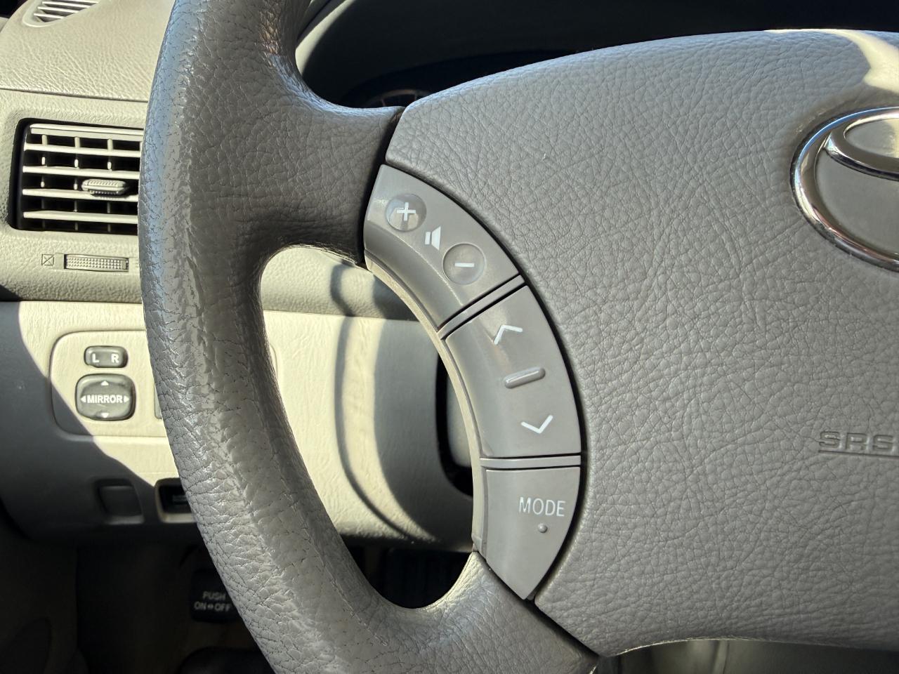 Toyota Sienna 5dr 8-Passenger Van LE FWD (Natl) 2007