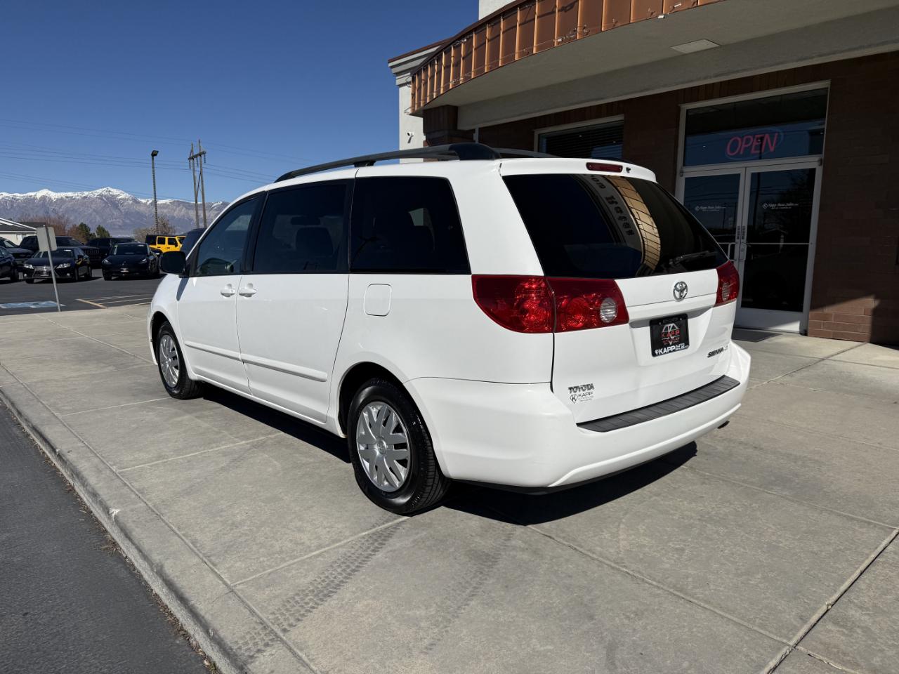 Toyota Sienna 5dr 8-Passenger Van LE FWD (Natl) 2007