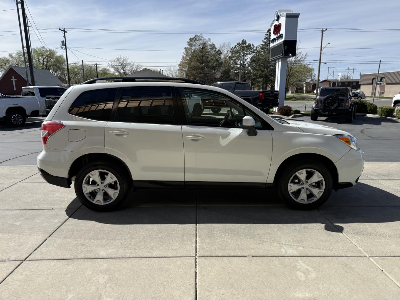 Subaru Forester 4dr CVT 2.5i Premium PZEV 2016