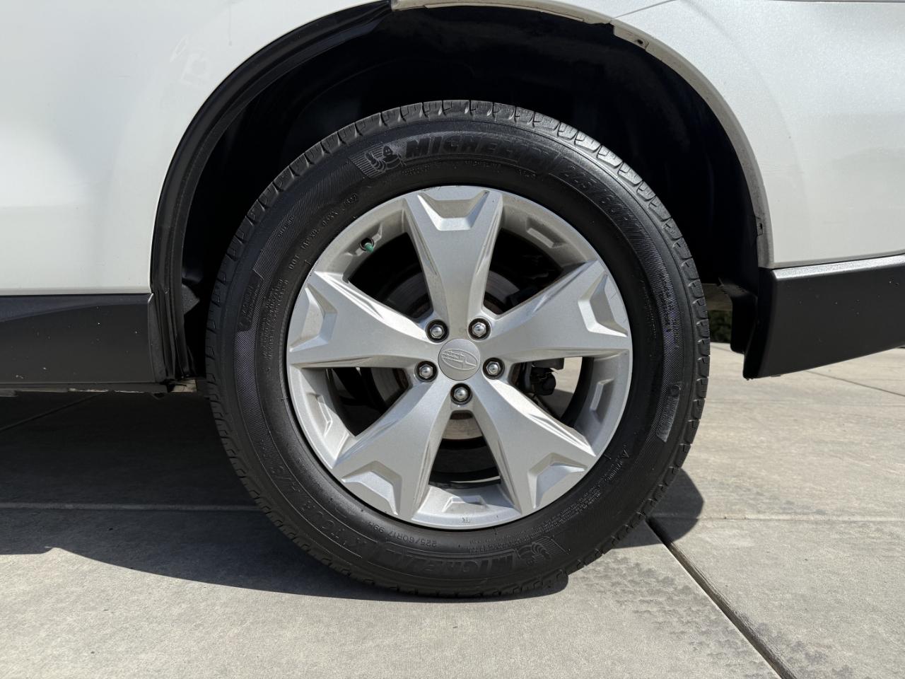 Subaru Forester 4dr CVT 2.5i Premium PZEV 2016