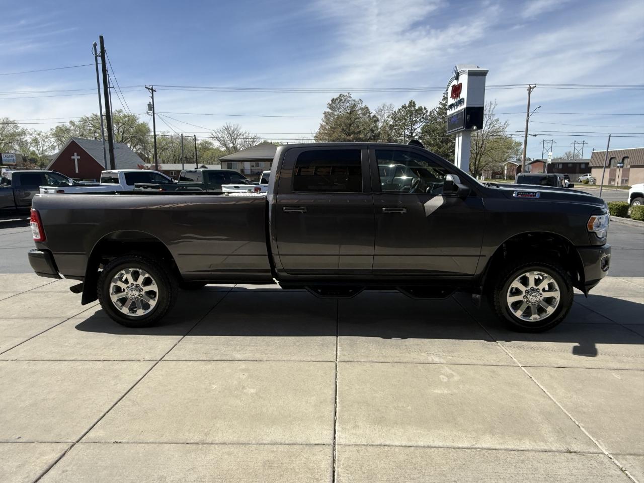 RAM 3500 Big Horn 4x4 Crew Cab 8' Box 2022