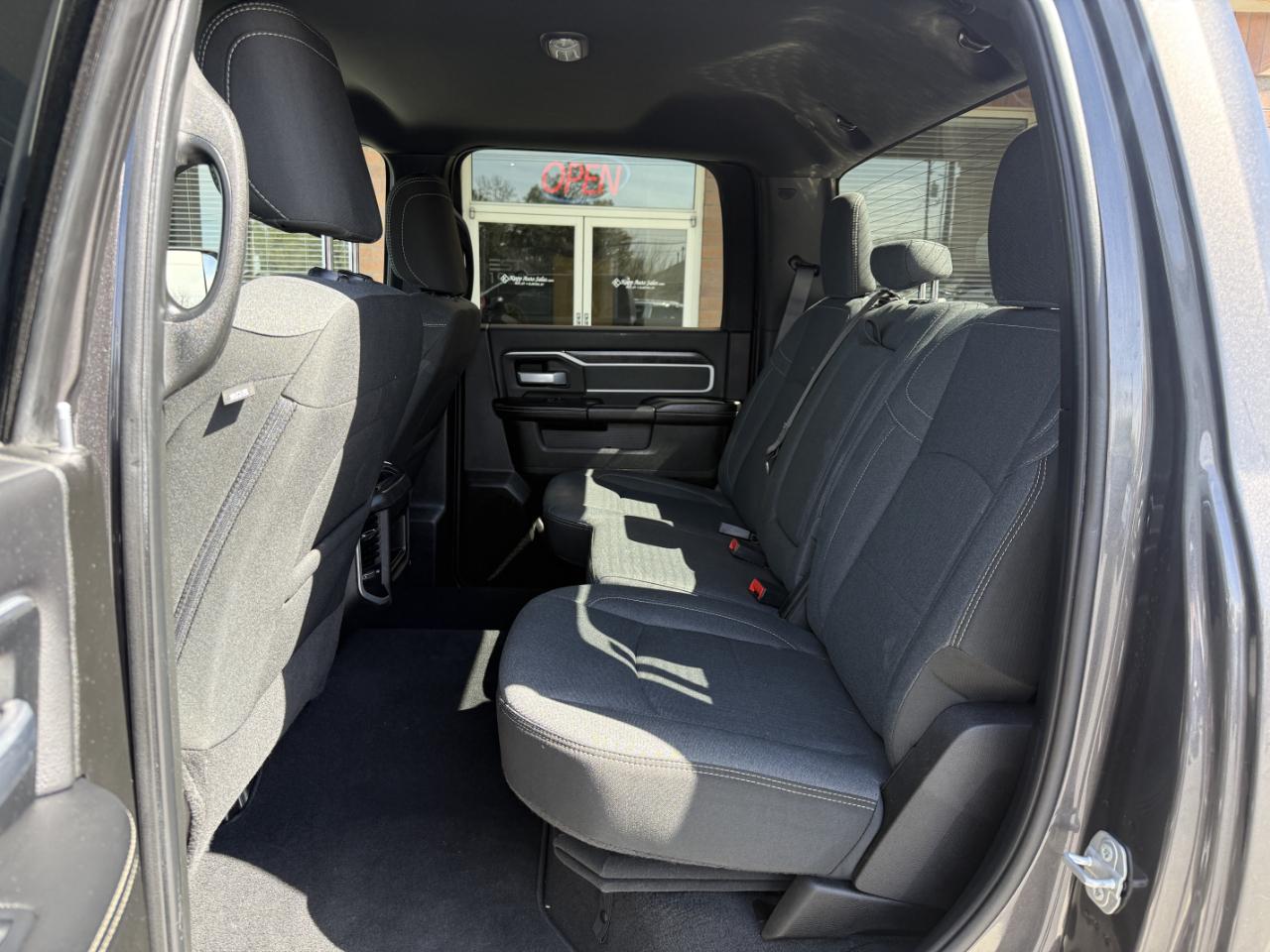 RAM 3500 Big Horn 4x4 Crew Cab 8' Box 2022