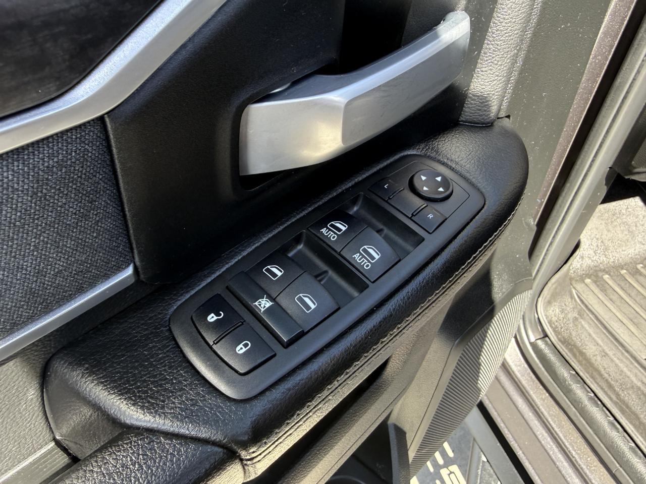 RAM 3500 Big Horn 4x4 Crew Cab 8' Box 2022