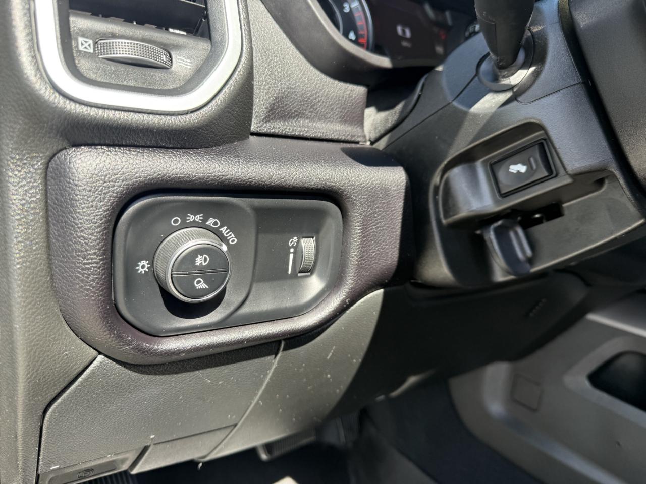 RAM 3500 Big Horn 4x4 Crew Cab 8' Box 2022