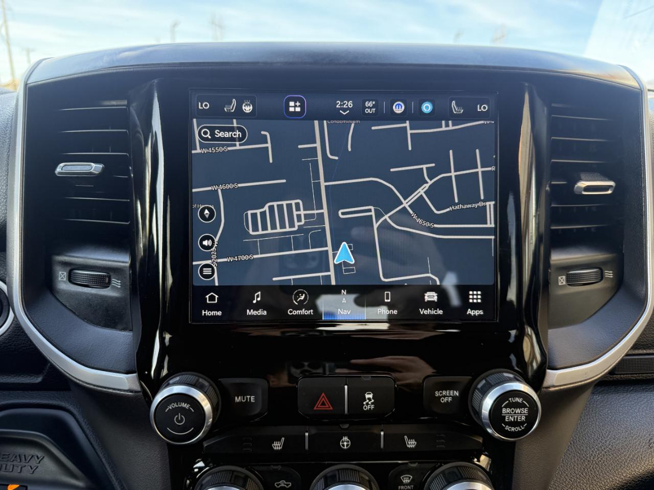 RAM 3500 Big Horn 4x4 Crew Cab 8' Box 2022