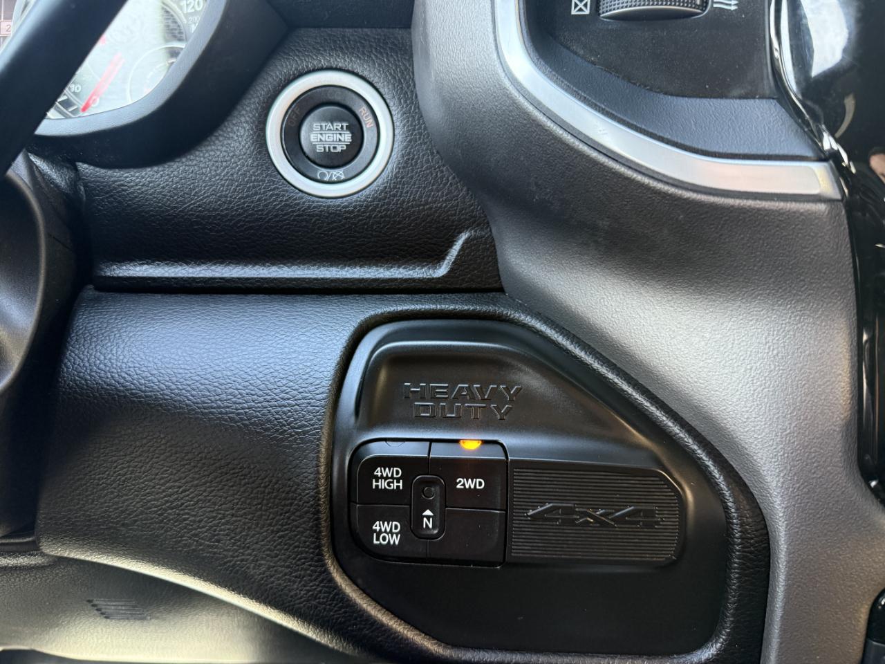 RAM 3500 Big Horn 4x4 Crew Cab 8' Box 2022