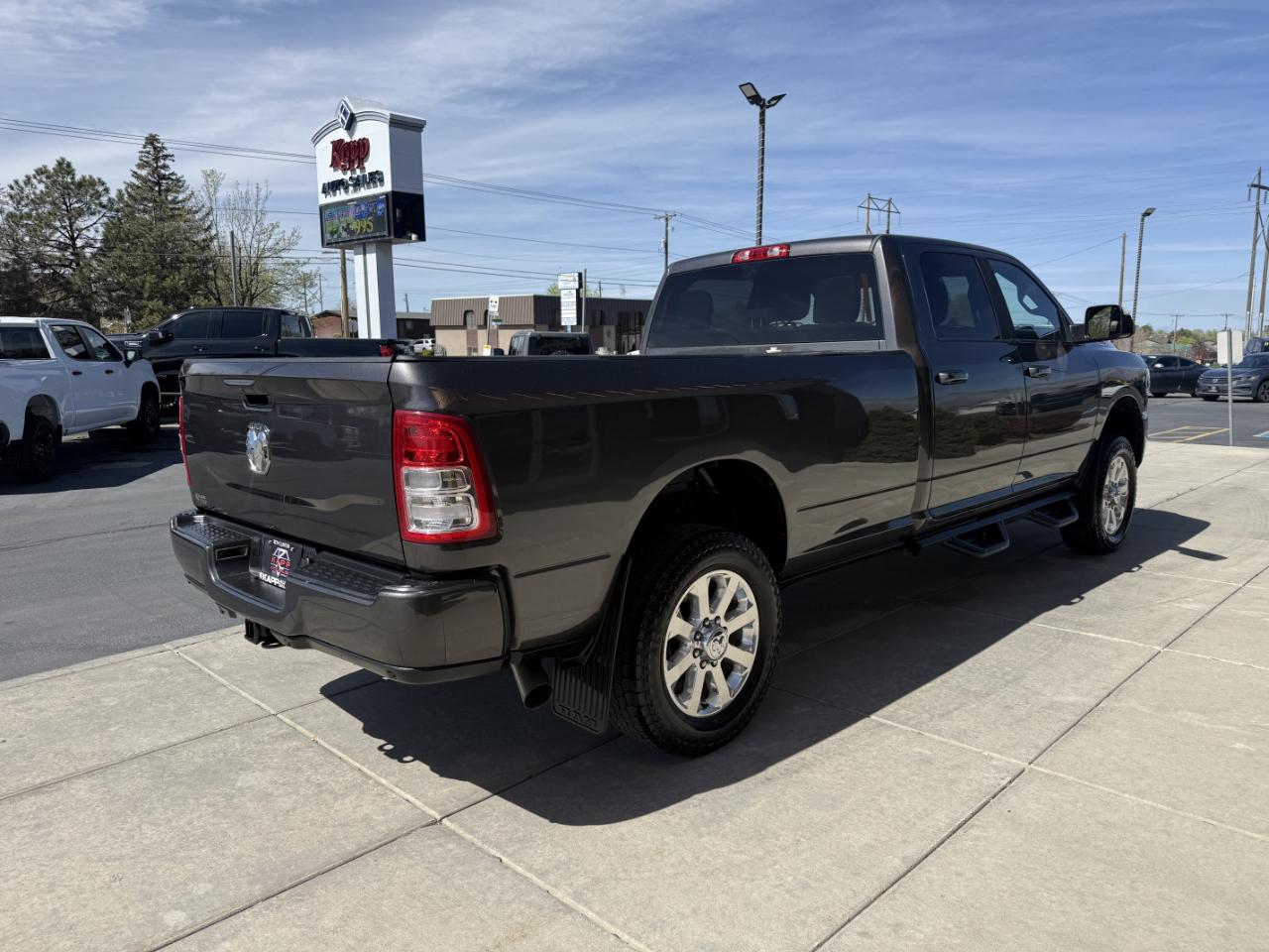 RAM 3500 Big Horn 4x4 Crew Cab 8' Box 2022