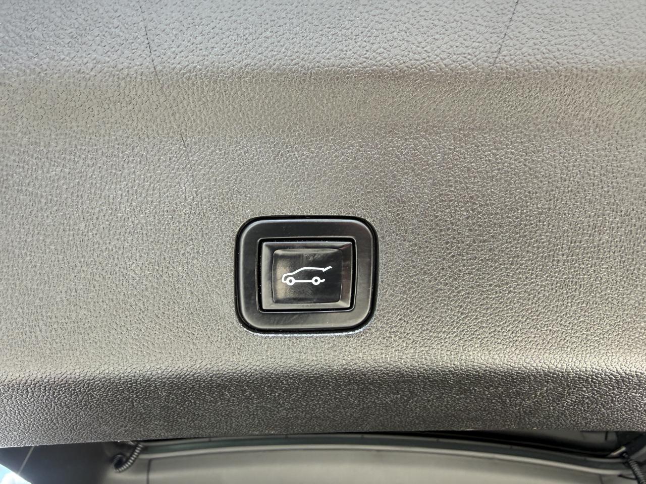 GMC Yukon XL 4WD 4dr Denali 2021