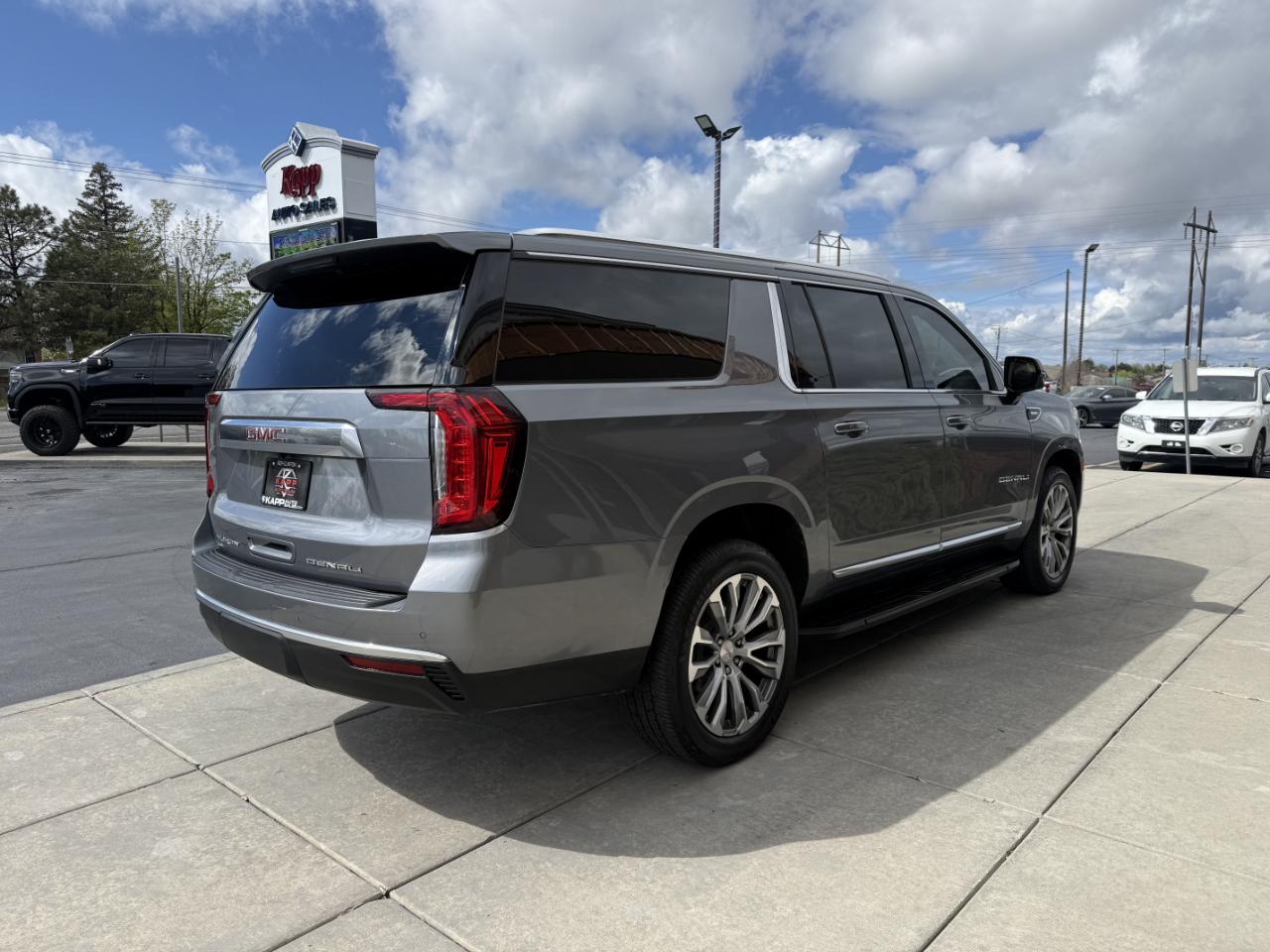 GMC Yukon XL 4WD 4dr Denali 2021