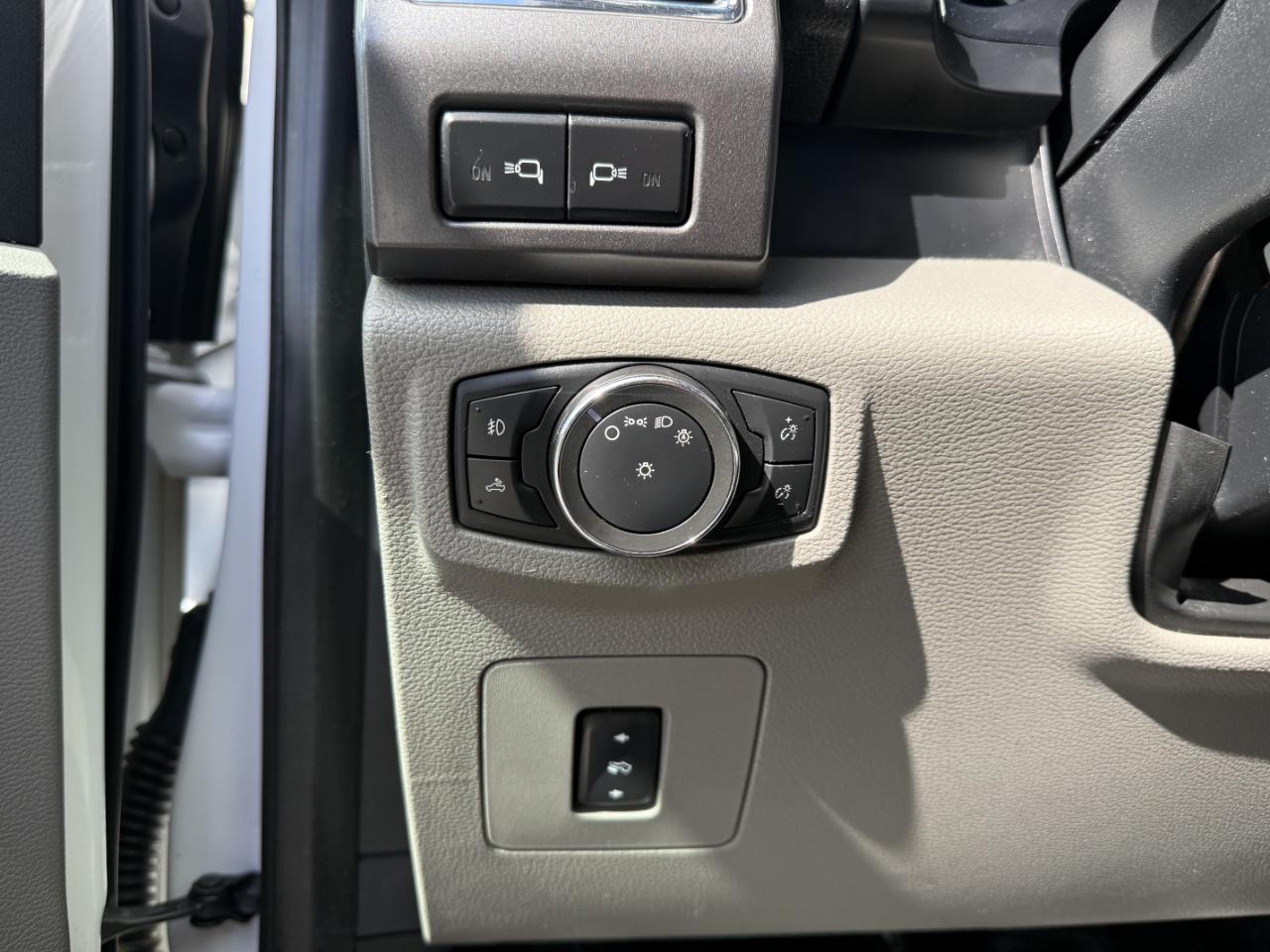 Ford F-150 4WD SuperCrew 145" XLT 2015