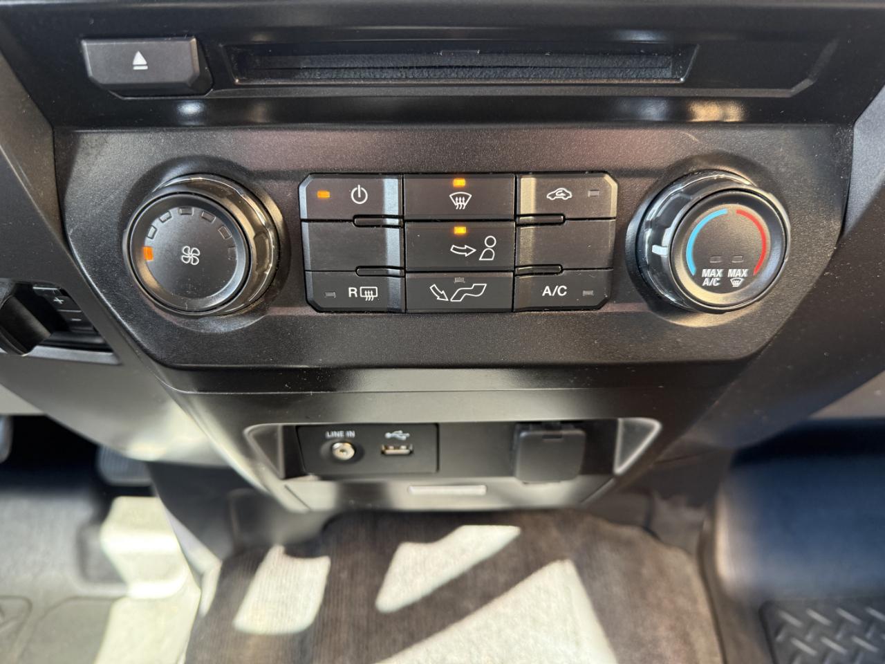 Ford F-150 4WD SuperCrew 145" XLT 2015