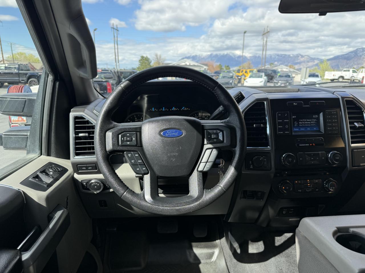 Ford F-150 4WD SuperCrew 145" XLT 2015