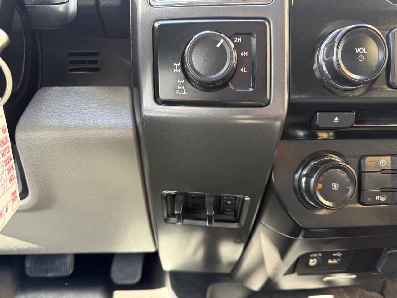 Ford F-150 4WD SuperCrew 145" XLT 2015