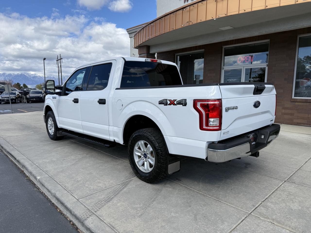 Ford F-150 4WD SuperCrew 145" XLT 2015