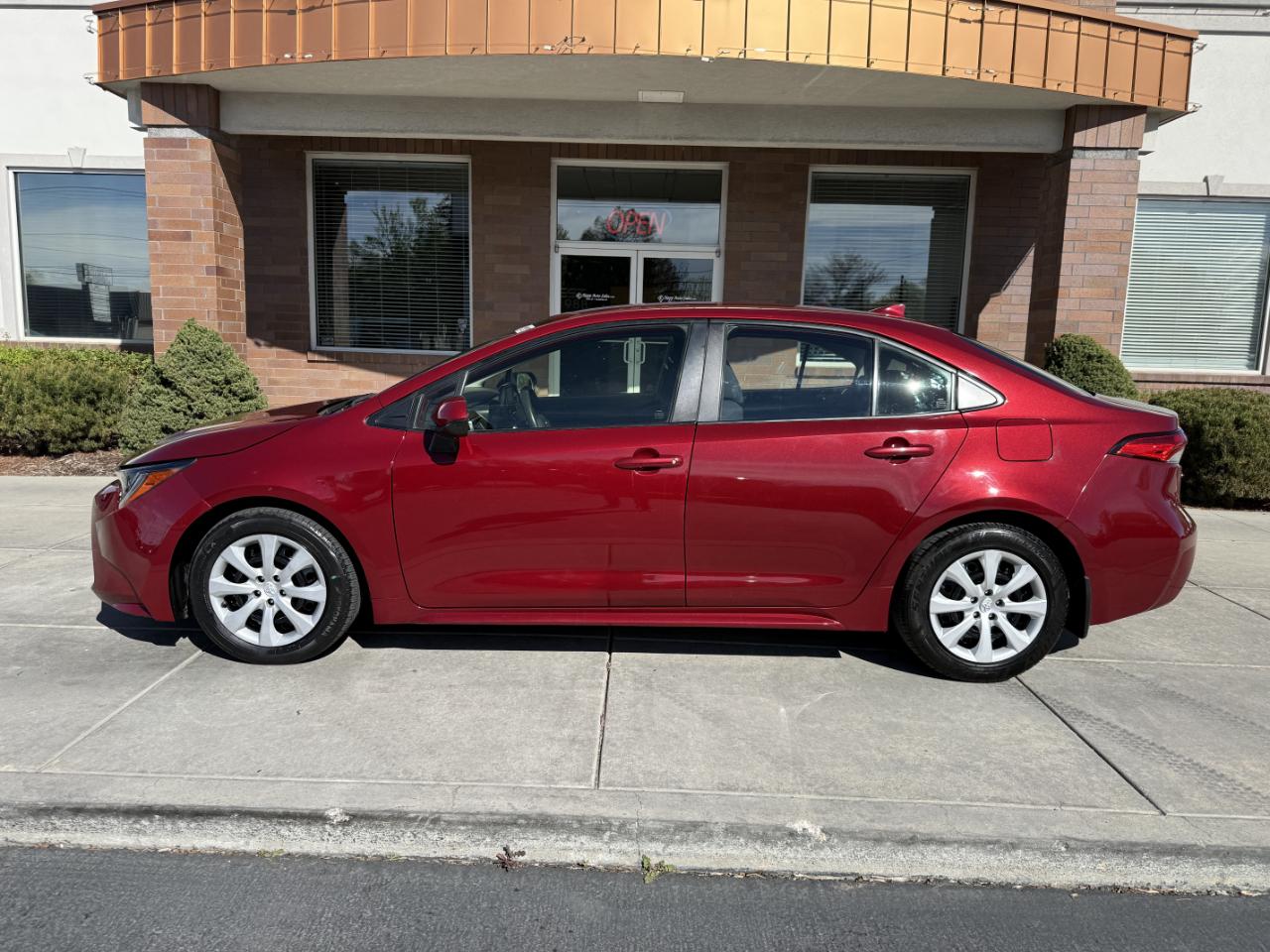 Toyota Corolla LE CVT (Natl) 2022