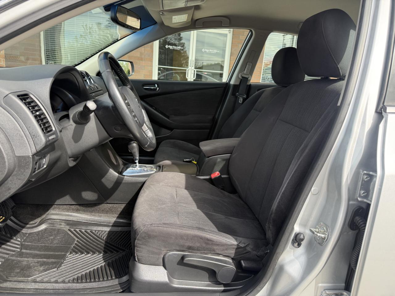 Nissan Altima 4dr Sdn I4 CVT 2.5 S 2012