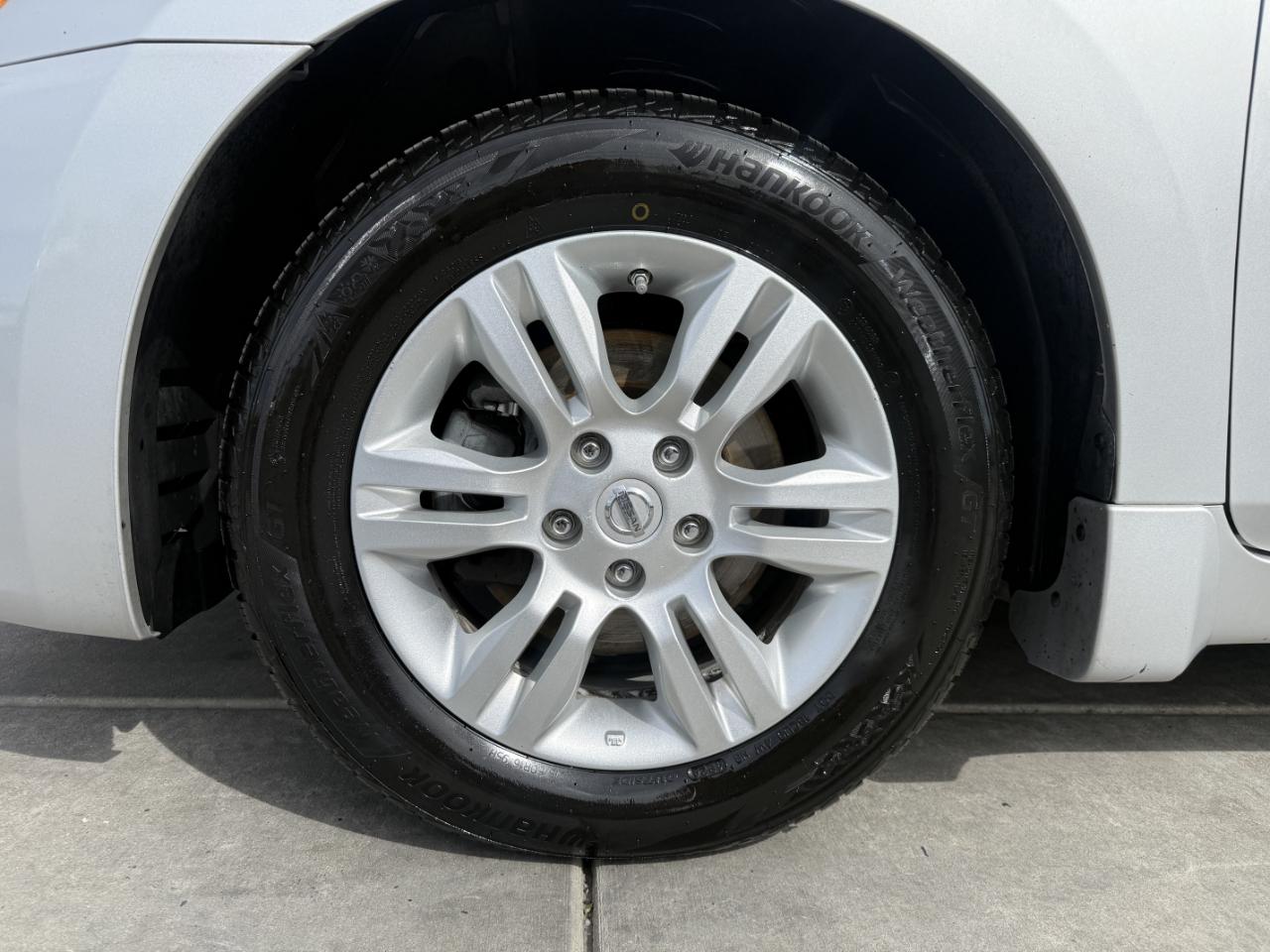 Nissan Altima 4dr Sdn I4 CVT 2.5 S 2012