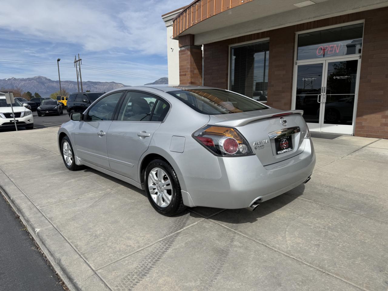 Nissan Altima 4dr Sdn I4 CVT 2.5 S 2012