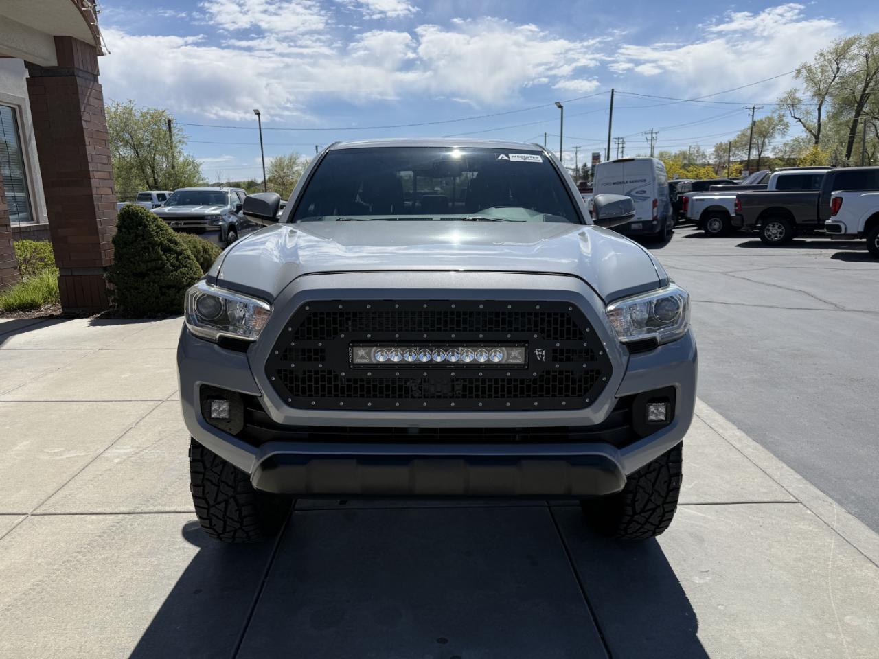 Toyota Tacoma TRD Off Road Double Cab 6' Bed V6 4x4 AT (Natl) 2018