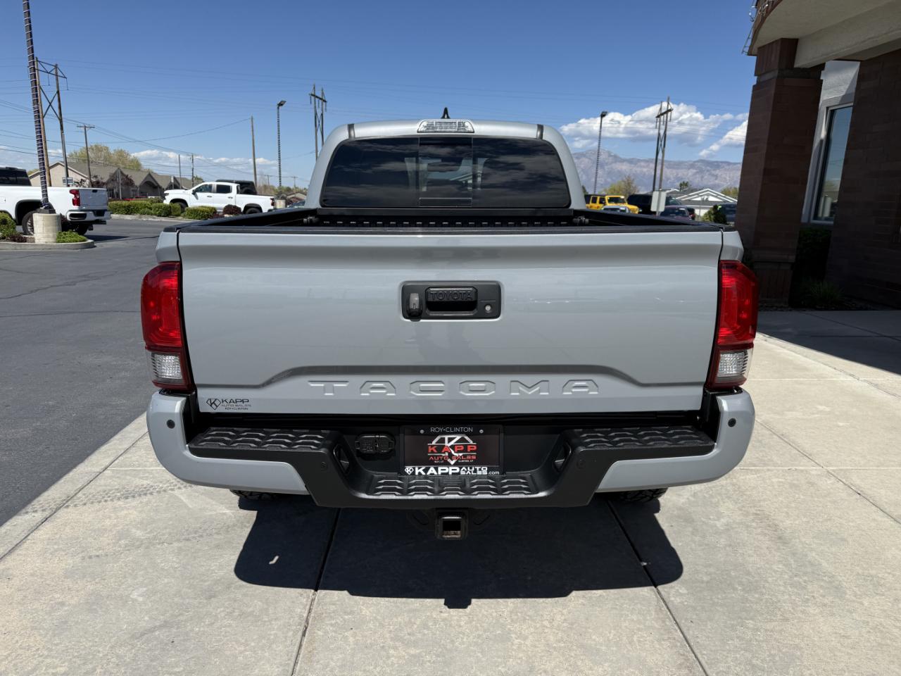 Toyota Tacoma TRD Off Road Double Cab 6' Bed V6 4x4 AT (Natl) 2018