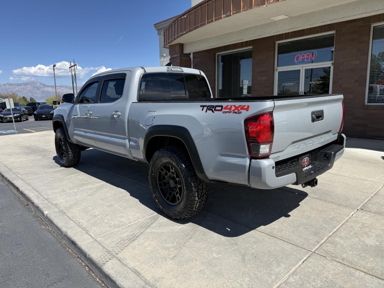 Toyota Tacoma TRD Off Road Double Cab 6' Bed V6 4x4 AT (Natl) 2018