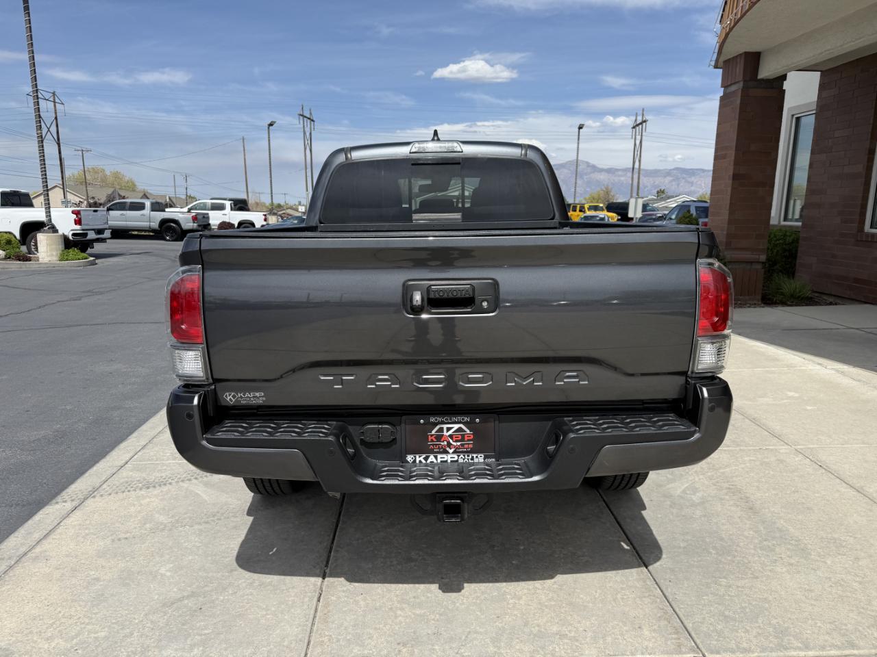 Toyota Tacoma 4WD TRD Off Road Double Cab 6' Bed V6 AT (Natl) 2021