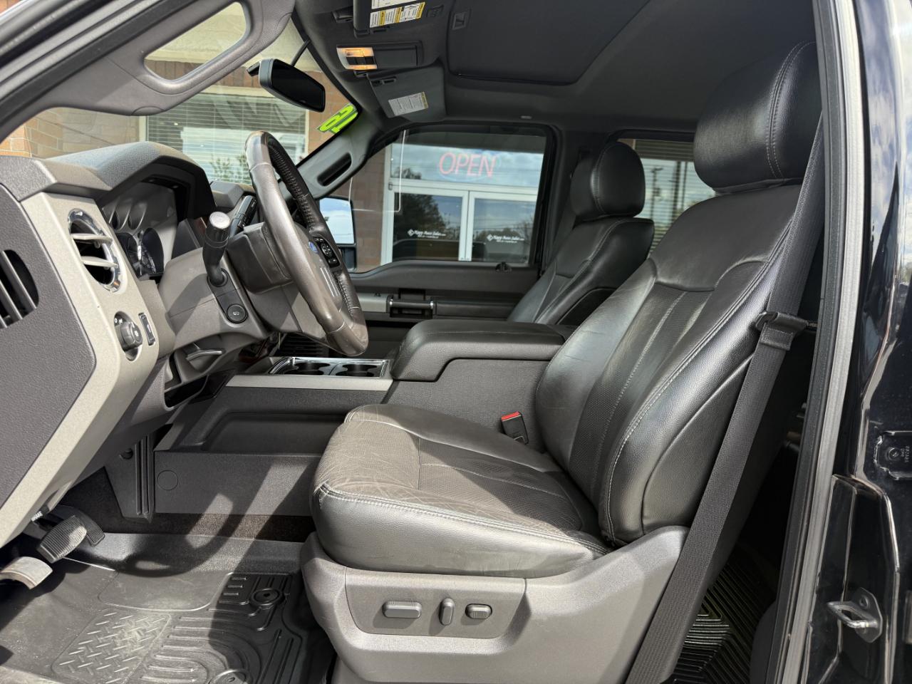 Ford Super Duty F-250 SRW 4WD Crew Cab 156" Lariat 2016