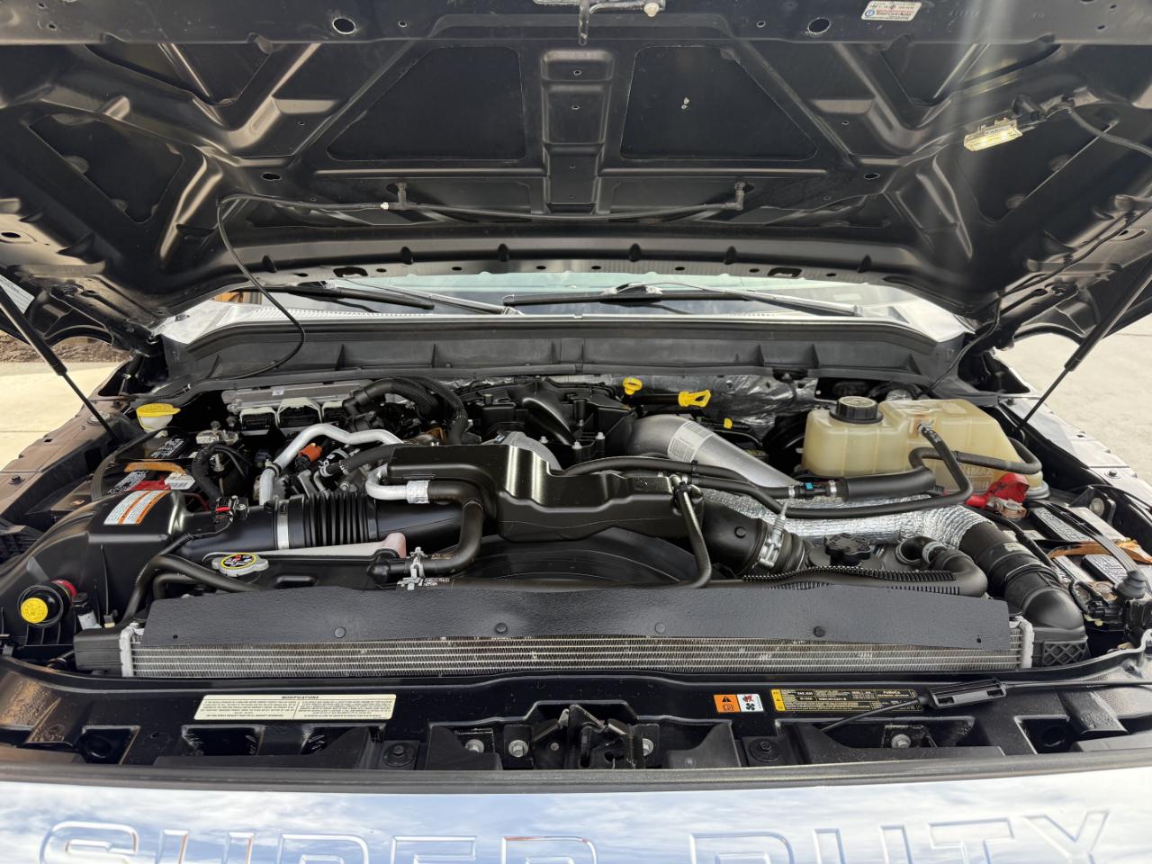 Ford Super Duty F-250 SRW 4WD Crew Cab 156" Lariat 2016