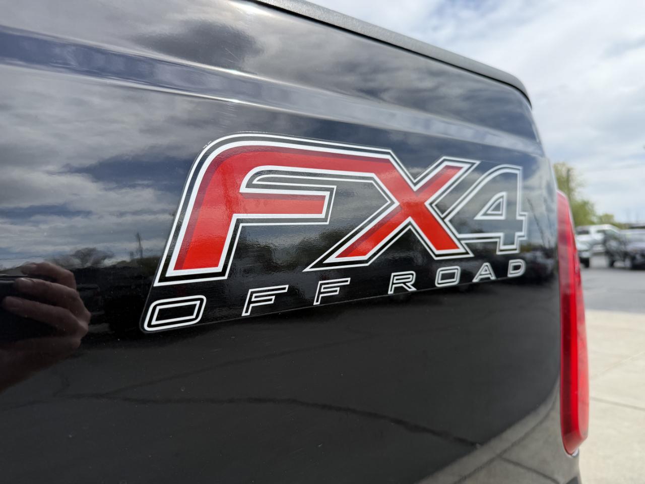 Ford Super Duty F-250 SRW 4WD Crew Cab 156" Lariat 2016