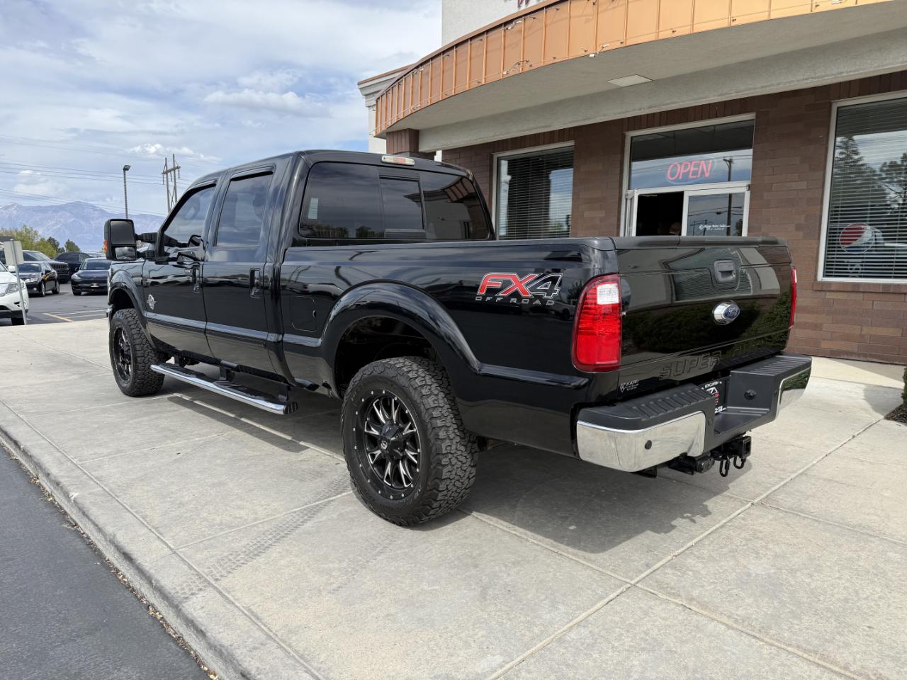 Ford Super Duty F-250 SRW 4WD Crew Cab 156" Lariat 2016