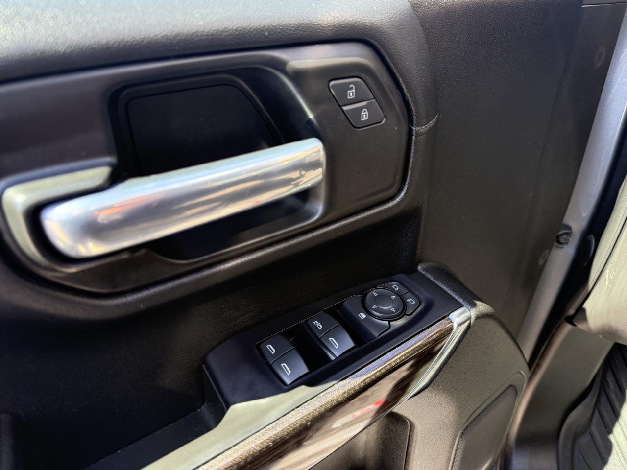 Chevrolet Silverado 1500 4WD Crew Cab 147" RST 2021