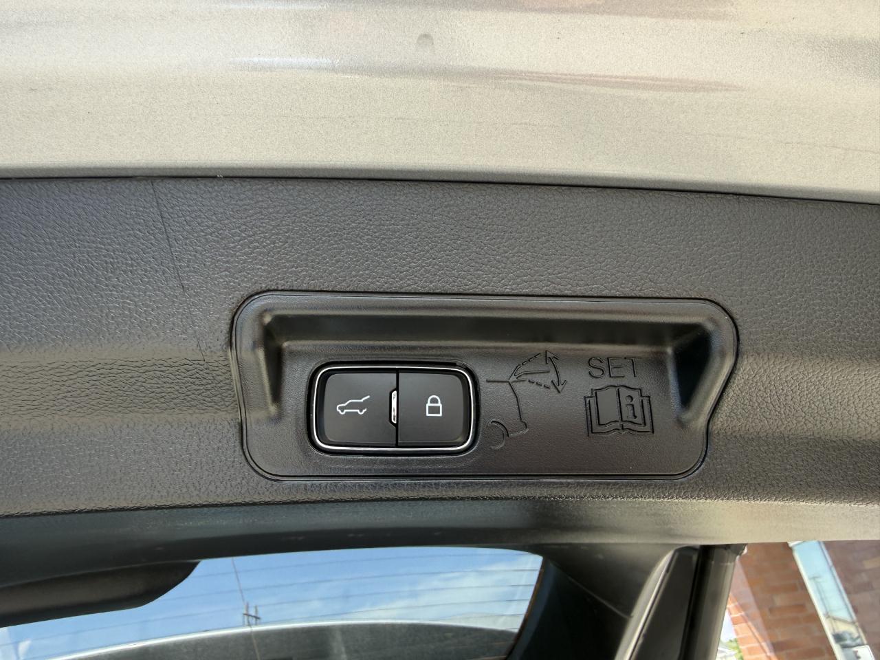 Ford Explorer XLT 4WD 2022