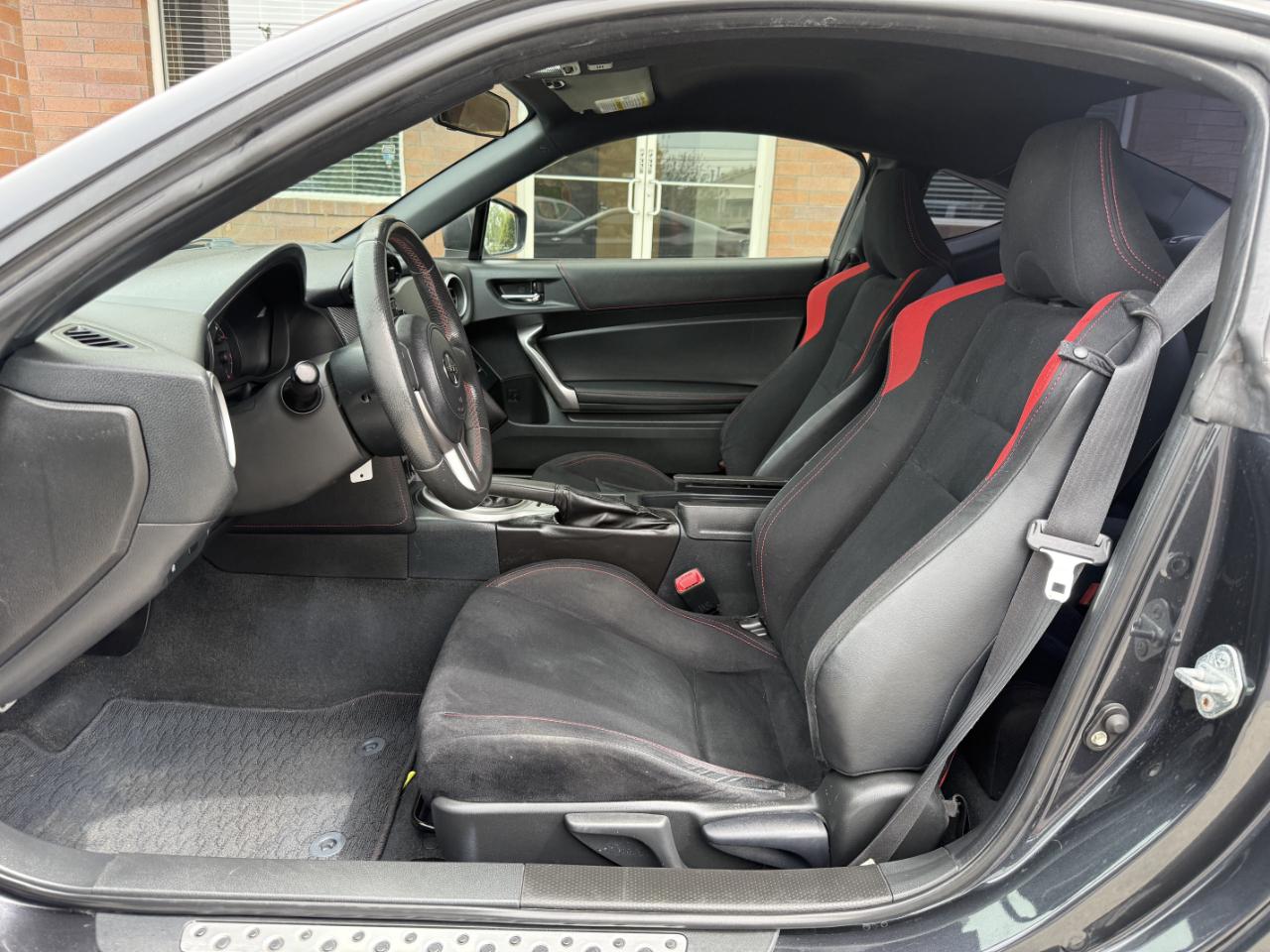 Scion FR-S 2dr Cpe Man (Natl) 2015