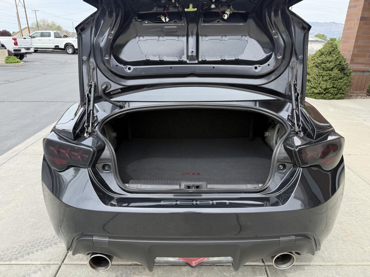 Scion FR-S 2dr Cpe Man (Natl) 2015