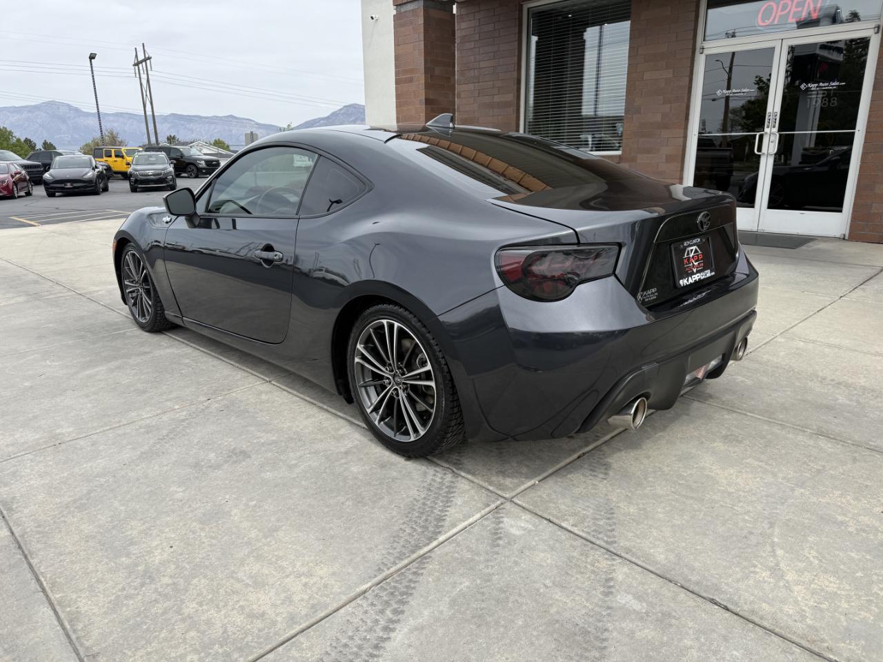 Scion FR-S 2dr Cpe Man (Natl) 2015