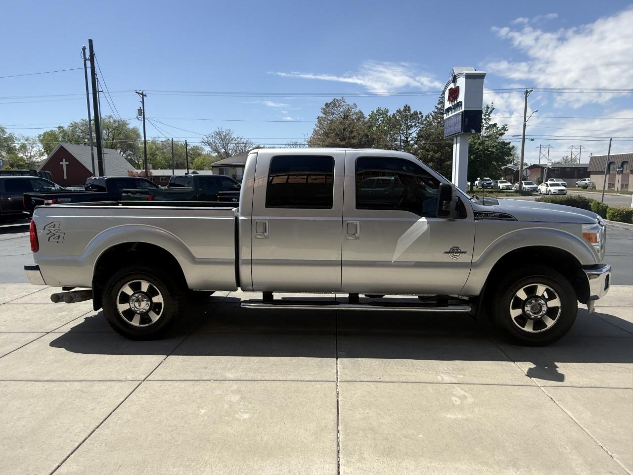 Ford Super Duty F-250 SRW 4WD Crew Cab 156" Lariat 2011