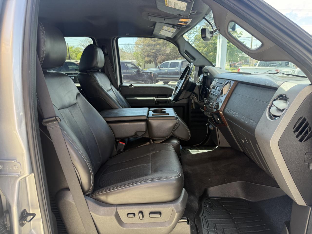 Ford Super Duty F-250 SRW 4WD Crew Cab 156" Lariat 2011