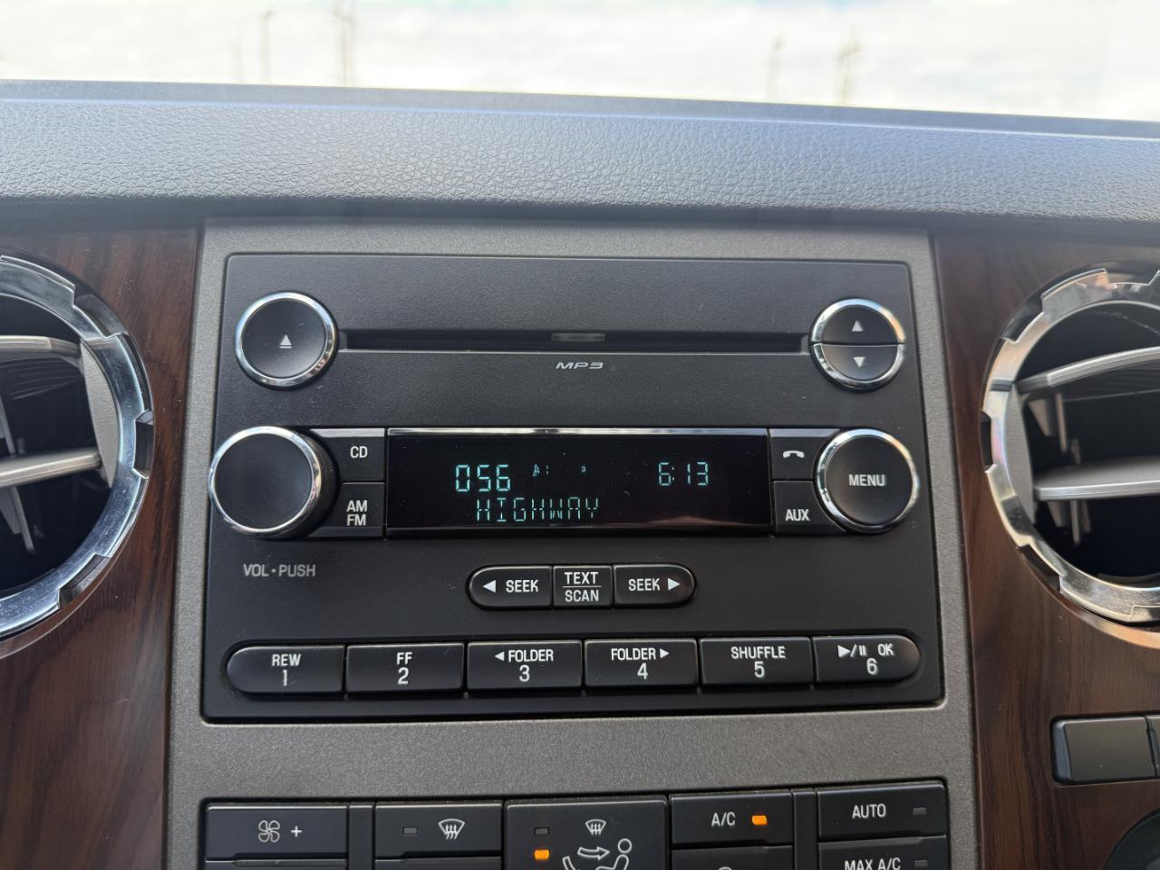 Ford Super Duty F-250 SRW 4WD Crew Cab 156" Lariat 2011