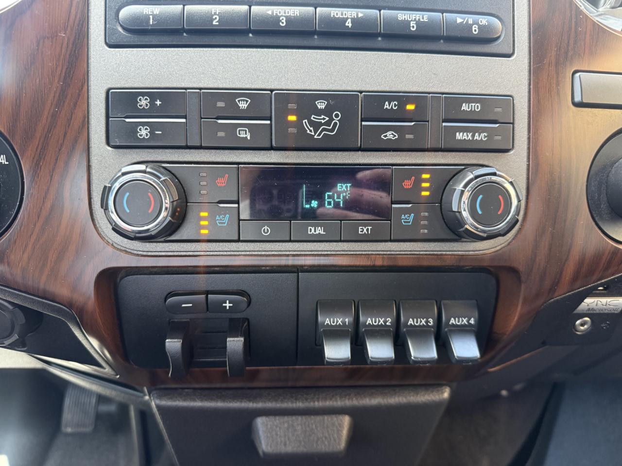 Ford Super Duty F-250 SRW 4WD Crew Cab 156" Lariat 2011