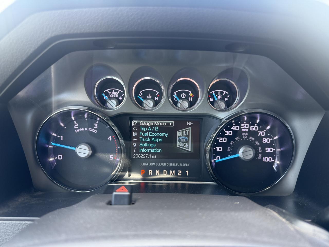 Ford Super Duty F-250 SRW 4WD Crew Cab 156" Lariat 2011