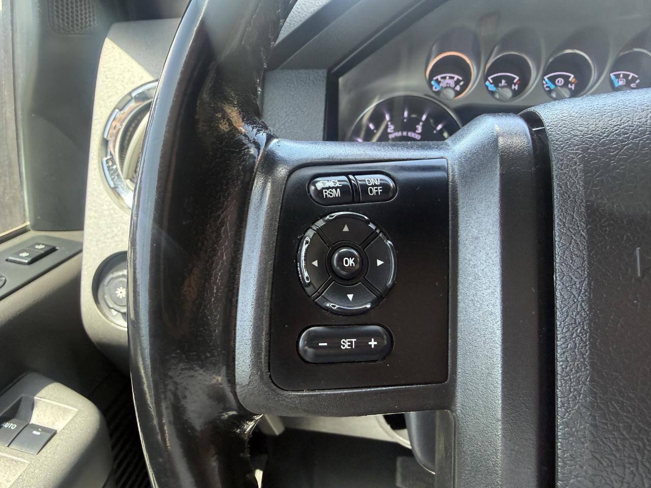 Ford Super Duty F-250 SRW 4WD Crew Cab 156" Lariat 2011