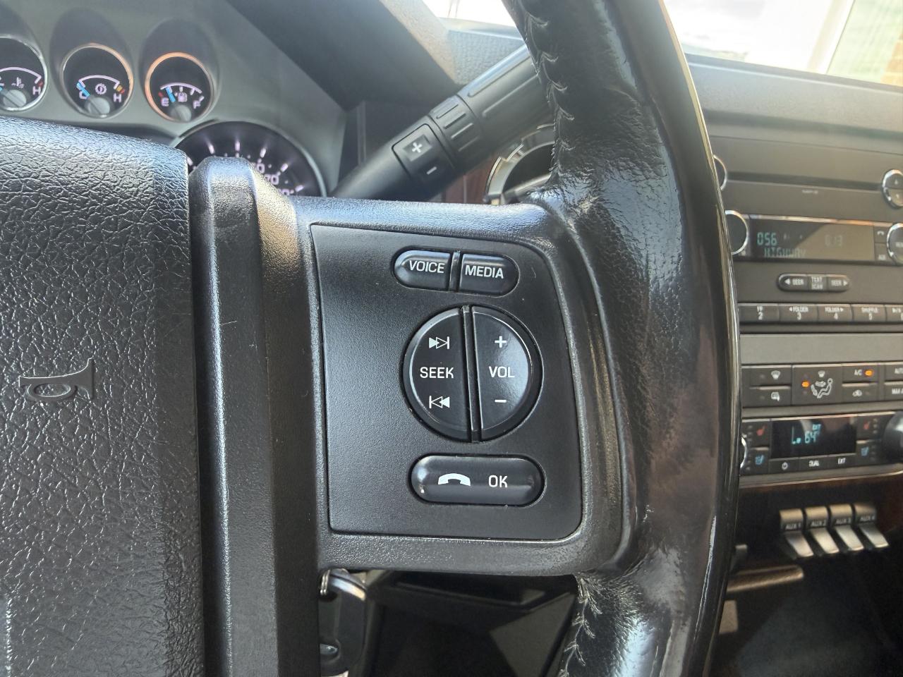 Ford Super Duty F-250 SRW 4WD Crew Cab 156" Lariat 2011