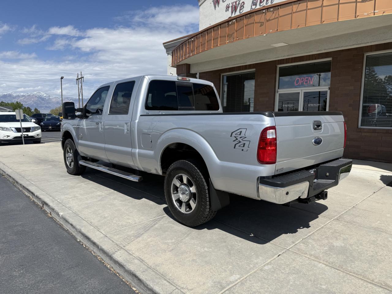 Ford Super Duty F-250 SRW 4WD Crew Cab 156" Lariat 2011