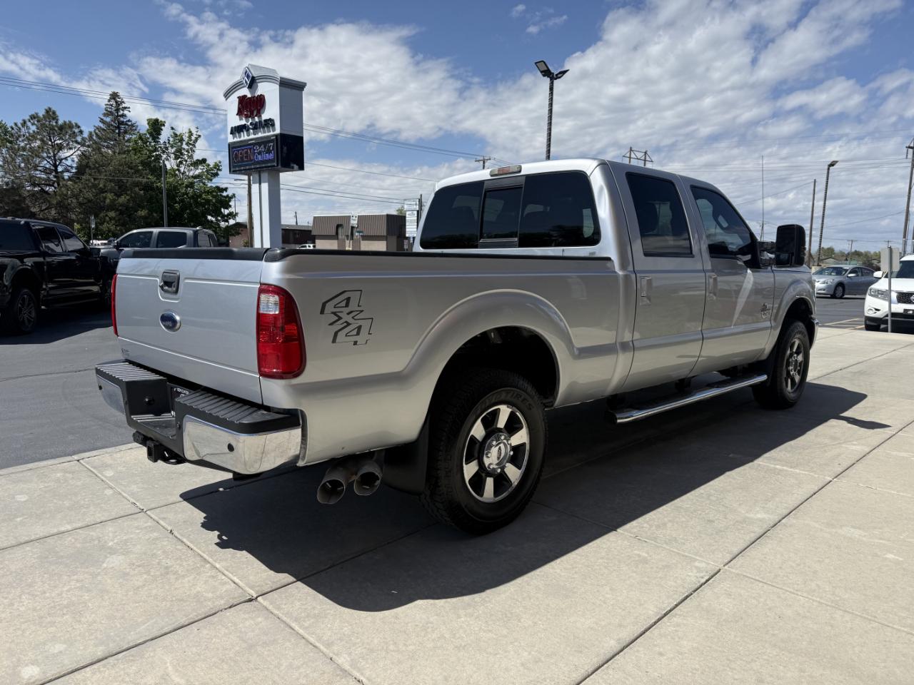Ford Super Duty F-250 SRW 4WD Crew Cab 156" Lariat 2011