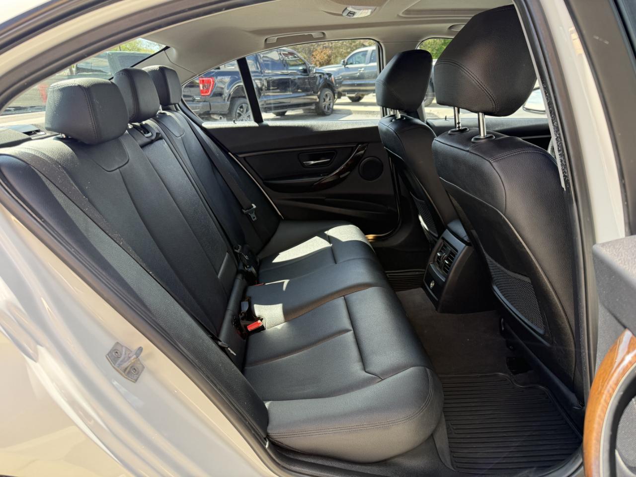 BMW 3 Series 4dr Sdn 328i xDrive AWD SULEV South Africa 2015