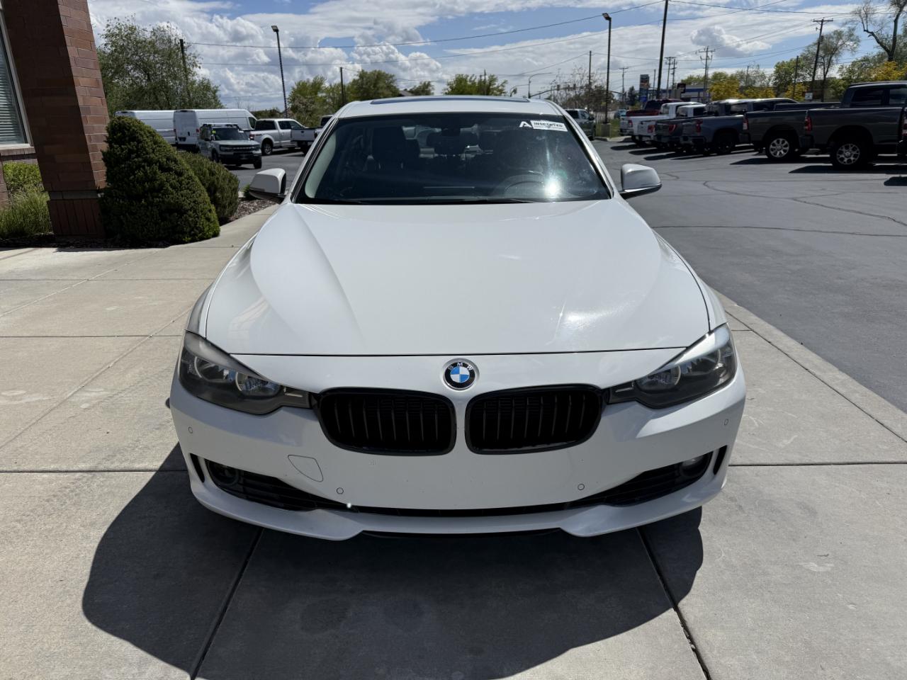 BMW 3 Series 4dr Sdn 328i xDrive AWD SULEV South Africa 2015