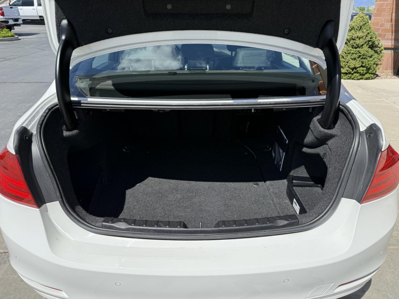 BMW 3 Series 4dr Sdn 328i xDrive AWD SULEV South Africa 2015